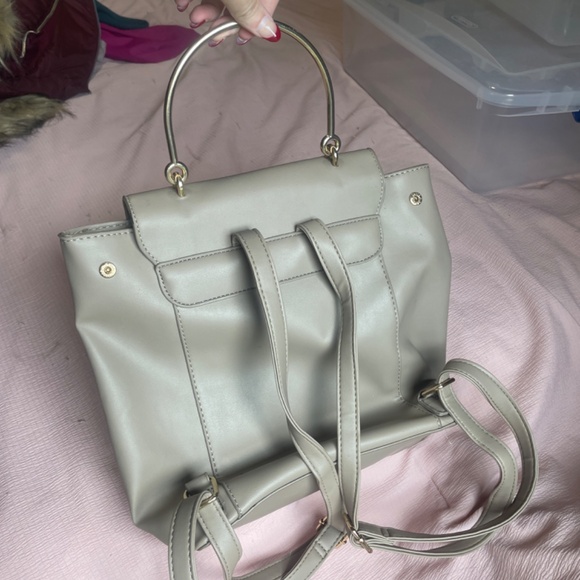 Backpack - Picture 2 of 5